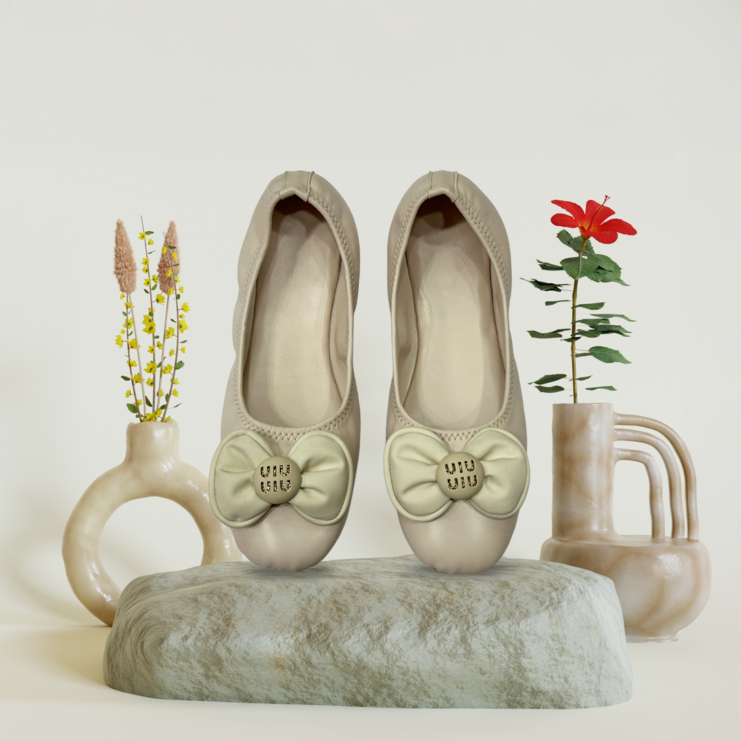 Aestify Women’s Soft Ballet Flats with Bow Detail – Elegant Cream Foldable Slip-On Shoes for Everyday Comfort