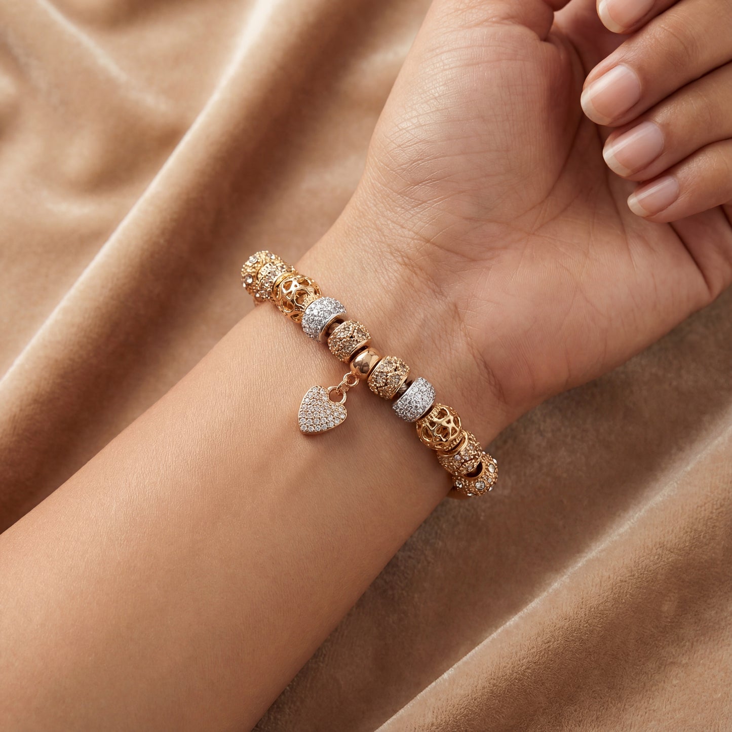 Aestify™ Luxe Crystal Heart Charm Bracelet – 18K Gold Tone